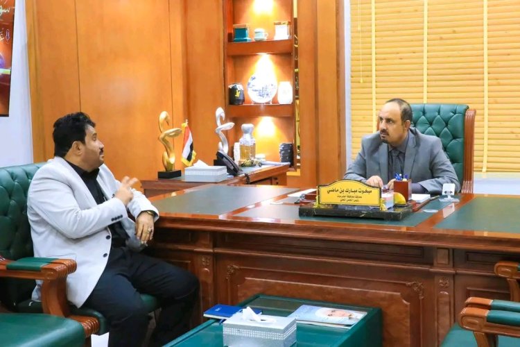 محافظ حضرموت يبحث خطة اتصالات الساحل لتعزيز الأبراج وتطوير خدمات الاتصالات والإنترنت