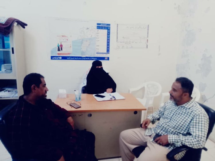 رئيس تنفيذية انتقالي أبين يتفقد المركز الصحي وروضة الأول من مايو بمنطقة الكود بخنفر