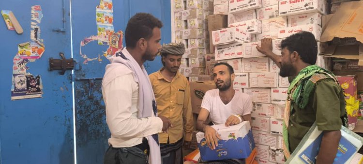 انتقالي أحور يواصل حملاته الميدانية لمراقبة أسعار السلع الأساسية والغاز والأفران