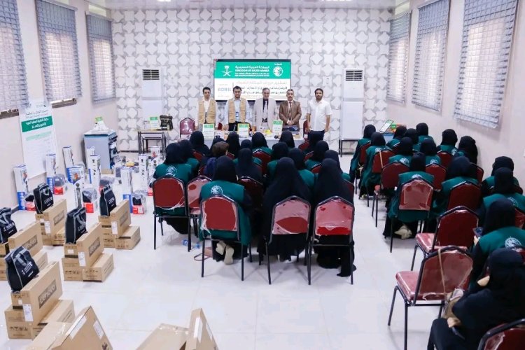 شبوة.. الأمين العام يدشّن تسليم حقائب أدوات المهنة لـ80 امرأة بتمويل مركز الملك سلمان