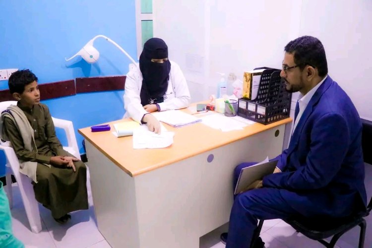 المحافظ بن الوزير يوجه بسرعة تشغيل قسم العيون في مستشفى شبوة العام