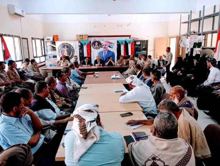 فريق التوجيه والرقابة الرئاسي يعقد لقاءً مشتركاً بالهيئة التنفيذية والسلطة المحلية  في مديرية ردفان الحبيلين