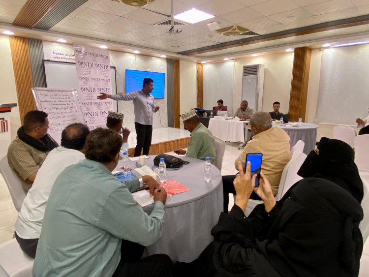 اختتام الدورة التدريبية حول المساءلة المجتمعية لهيئة السلم المجتمعي بمدينة المكلا