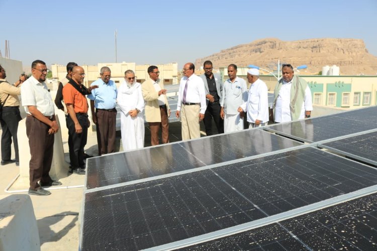 افتتاح مشروع إنارة درب 3 لتحسين البيئة التعليمية بمدارس تريم