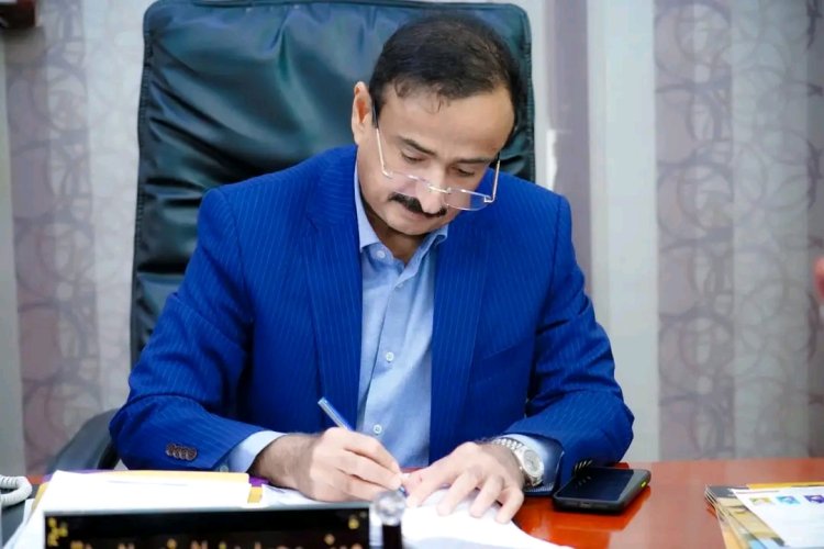 المحافظ بن الوزير يصادق على عقد تنفيذ مشروع توسعة المدخل الغربي لمدينة عتق ضمن خطة تطوير البنية التحتية