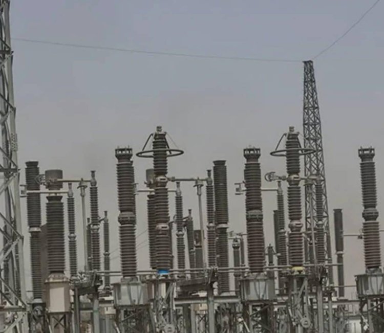 كهرباء أبين تناشد الجهات المسؤولة بسرعة التدخل لإنهاء معاناة المواطنين جراء انقطاع التيار لليوم الثالث على التوالي