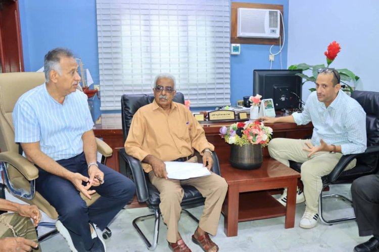 مناقشة تنفيذ مشروع تصريف مياه الأمطار واستبدال مولد مضخة مياه الشيخ إسحاق في المعلا