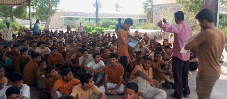 مكتب أوقاف خنفر يزور ثانوية الفاروق المحورية لتوعية الطلاب عن ٱفه المخدرات والسلوكيات الخاطئة