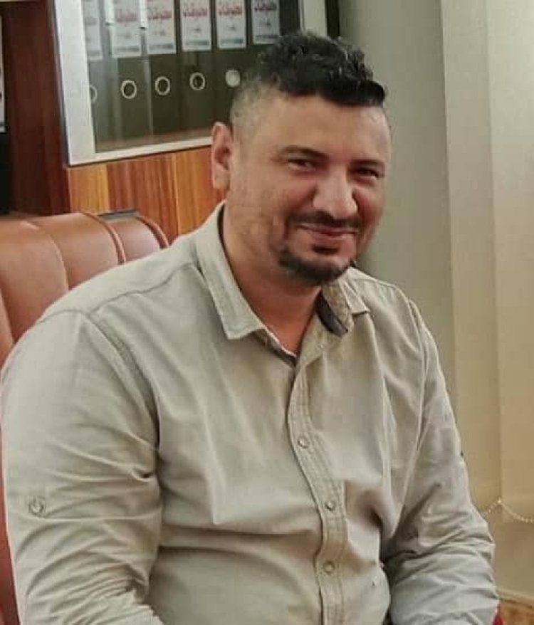 عمال وموظفو الأثاث والتجهيزات يهنئون مديرهم العام بذكرى ثورة 14 أكتوبر