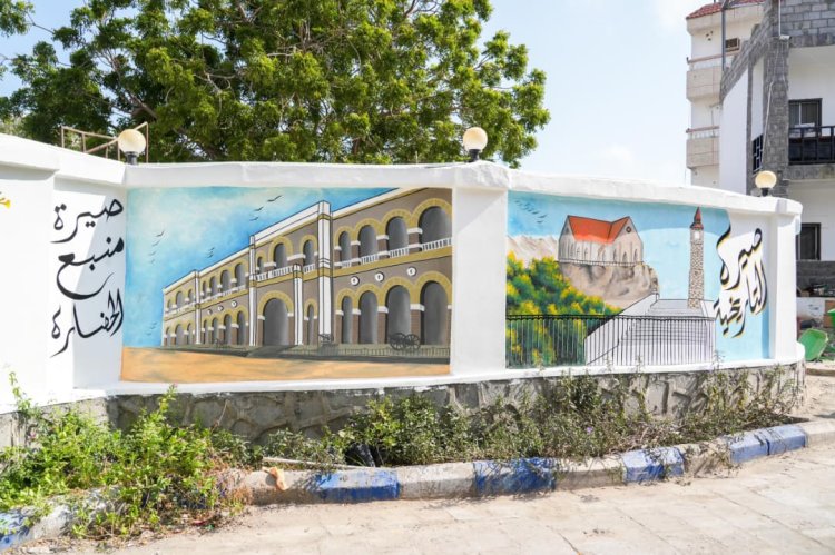 مبادرة أجيال المستقبل تزين جداريات صيرة بلوحات فنية تجسد تاريخ عدن العريق