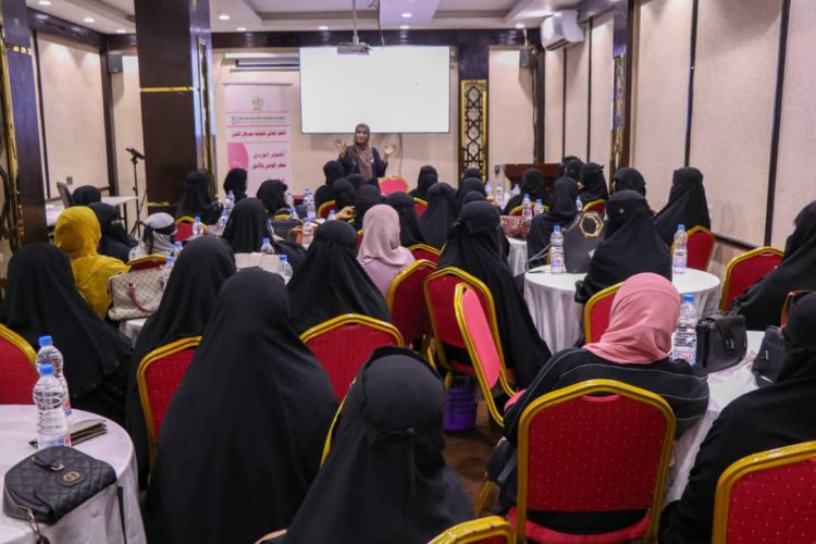 المؤسسة الوطنية لمكافحة السرطان بعدن تنظم جلسة فضفضة شاي ضمن فعاليات أكتوبر الوردي