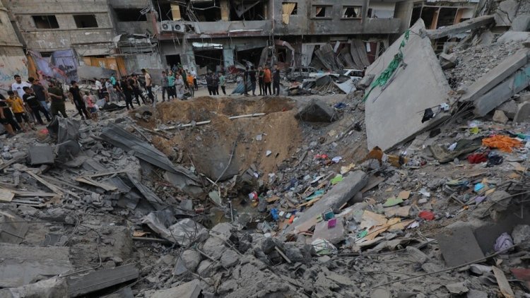 جثامين مدفونة في أنفاق مدمرة... حماس تحمل إسرائيل المسؤولية