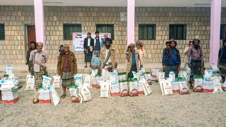 انتقالي مودية يدشن توزيع السلال الغذائية لأسر الشهداء بدعم من الهلال الأحمر الإماراتي