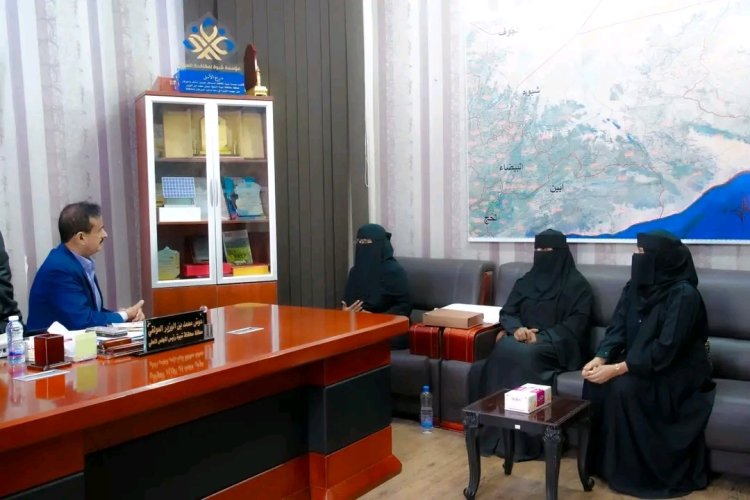 محافظ شبوة يؤكد على دور المرأة ومشاركتها الفاعلة في عملية التنمية