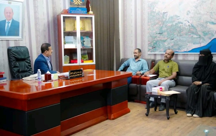 محافظ شبوة يؤكد أهمية تعزيز التعاون والتنسيق مع المنظمات والجهات المانحة