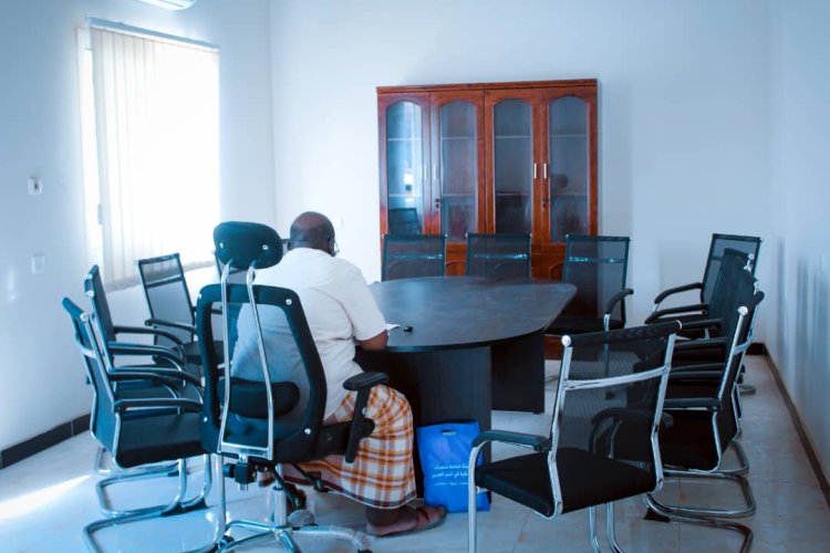 مدير هيئة المصائد السمكية ببروم ميفع يتفقد تجهيزات موقع الإنزال السمكي في حصيحصة بدعم من GIZ