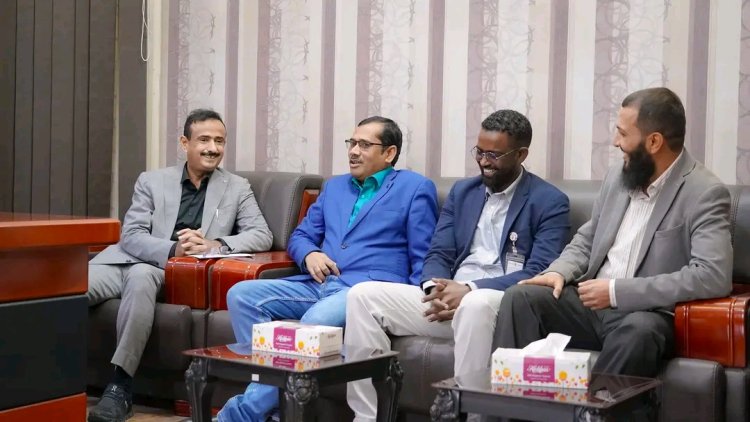 المحافظ بن الوزير يناقش مع الإدارة الجديدة لمستشفى الشيخ محمد بن زايد سُبل تطوير الخدمات الطبية بالمستشفى