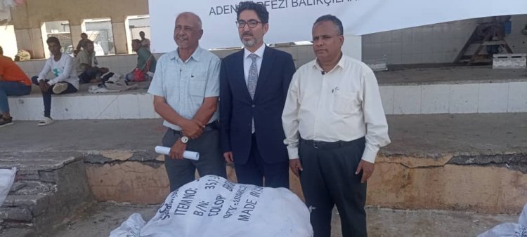 برعاية الوزير السقطري.. هيئة مصائد خليج عدن تدشّن توزيع شباك مع مستلزماتها لـ 40 صياداً في عدن