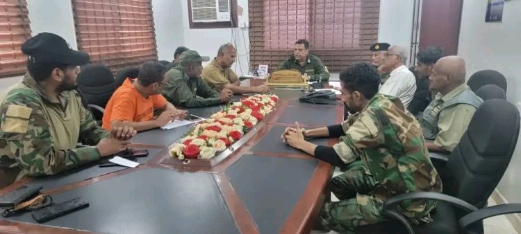 العميد فيصل مثنى يدشّن البرنامج الأمني المكثف لتطوير أداء أقسام شرطة العاصمة عدن