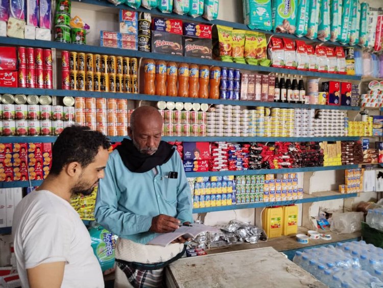 انتقالي خنفر يواصل الحملة الميدانية لمراقبة الأسعار