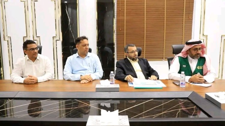 محافظ حضرموت يناقش مع مركز الملك سلمان للإغاثة إطلاق مشروعين صحيين حيويين في المحافظة