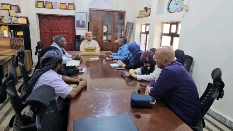 محافظ سقطرى يبحث مع فريق منظمة الصحة العالمية تنفيذ مشروع صحة ساقطري بدعم من مؤسسة إرث زايد