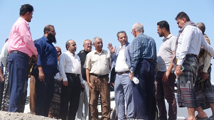 محافظ أبين مشروع الطاقة المتجددة 70 ميجا سيسهم في زيادة الطاقة وتخفيف معاناة المواطنين