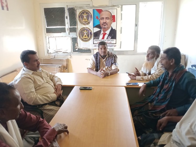 رئيس تنفيذية انتقالي زنجبار يناقش مع المستشارين عليان وأبو الشباب الوضعين الأمني والخدمي