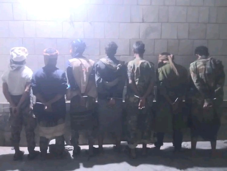 بيان رسمي صادر عن إدارة أمن أبين بعد القبض على قائد نقطة مع عدد من افراده الذي قاموا بابتزاز سائق مصري على الخط الدولي