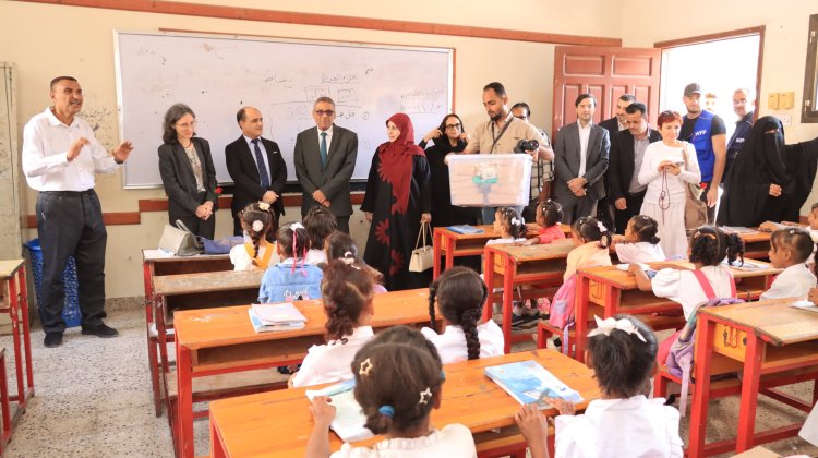 السفيرة الفرنسية تزور مديرية دارسعد وتطلع على مشروع الوجبات الصحية المدرسية بدعم من برنامج الأغذية العالمي