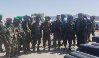 قائد الكتيبة الثانية تدخل سريع الحنشي يستلم رسمياً نقطة الفيض في المنطقة الوسطى بأبين