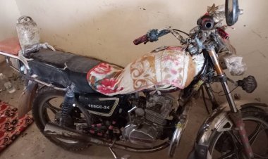 القبض على متهم بسرقة دراجة نارية بمديرية لودر