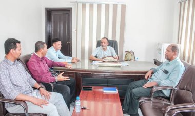 مدير عام بروم ميفع يناقش مع مديري هيئة الأراضي والأشغال العامة بالمديرية عدد من القضايا والمستجدات