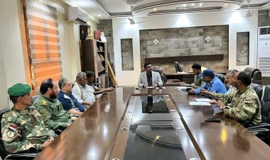 اللجنة الأمنية بمديرية الشيخ عثمان تناقش تعزيز التنسيق الميداني ورفع مستوى التحريات الأمنية