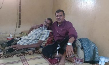 نائب رئيس تنفيذية انتقالي أبين يطمئن على صحة المناضل قحطان العولقي