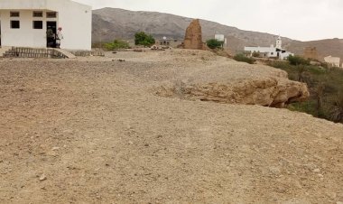 أهالي منطقة هيثة برضوم يطالبون المحافظ إبن الوزير بتسوير مدرستهم