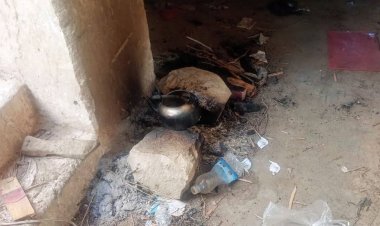 في ميفع معلمون يشعلون الحطب لتدفئة رسالتهم