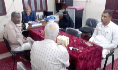 جمعية الصديق التنموية تلتقي لجنة حي المساكن بفوه لمناقشة إعادة تأهيل حديقة المرأة و الطفل بالمكلا