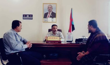رئيس تنفيذية انتقالي أبين يلتقي مدير مديرية خنفر لمناقشة الأوضاع الأمنية والخدمية