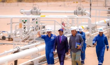 وزير الدولة محافظ العاصمة عدن يشيد بدور محافظ شبوة باستمرار تزويد محطات كهرباء عدن بالنفط الخام