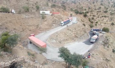 لهذه السبب..توقف حركة سير الشاحنات شمالي لحج