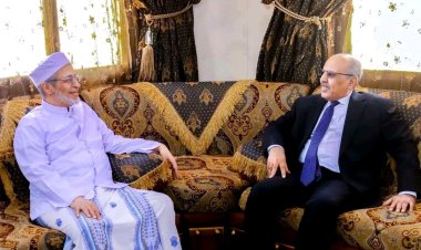 الكثيري يطّلع على أوضاع جامعة الأحقاف وتخصصاتها الأكاديمية