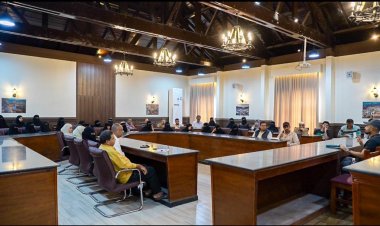 اجتماع لمناقشة خطط العمل ومستوى أداء ادارات المجلس المحلي بمديرية صيرة بعدن