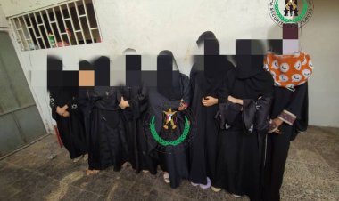 قوات الحزام الأمني بلحج تطيح بشبكتين منظمتين تمتهنان أنشطة غير مشروعة وترويج المخدرات