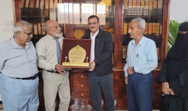 مدير عام المنصورة يتسلم درعاً تكريمياً من الجمعية الوطنية للبحث العلمي والتنمية المستدامة