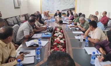 تنفيذي المنصورة يناقش تقارير الصرف الصحي ولجنة مجلس الآباء بمدارس المديرية