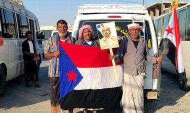 انطلاق الحشود المشاركة من أبناء مديريتي الشحر والحامي متجهة إلى مدينة سيئون للمشاركة في فعالية مليونية 30 نوفمبر