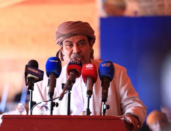 رئيس حلف قبائل حضرموت الكثيري يرحب بالمحافظ الخنبشي ويؤكد على دعم الحلف ومساندته للخطوات الأخيرة