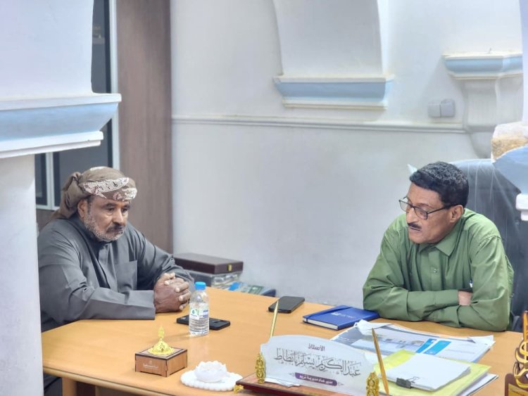 مدير عام مديرية تريم يلتقي الهيئة الإدارية للمجلس الانتقالي لمناقشة سبل تعزيز دور المرأة بالمديرية