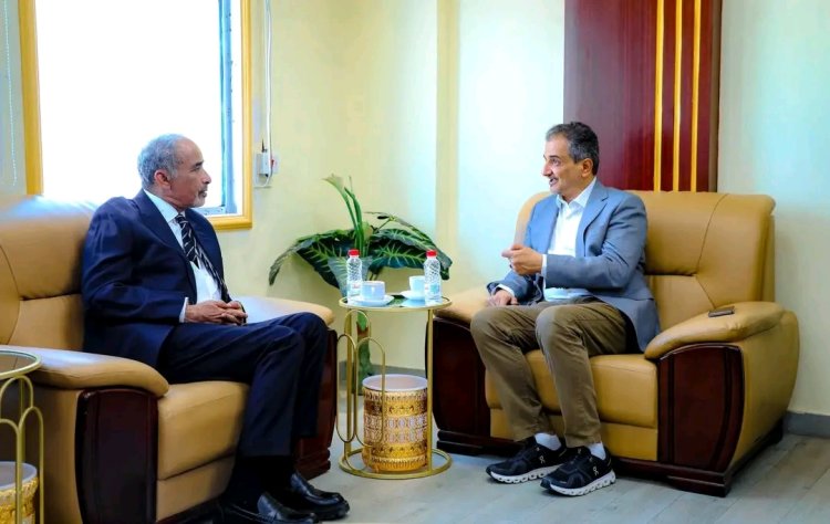 الفريق الركن محمود الصبيحي يناقش مع محافظ العاصمة عدن مستجدات الأوضاع